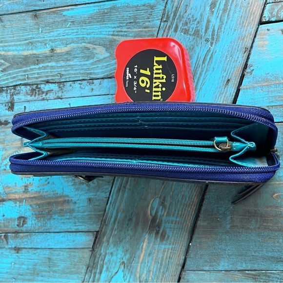 Fossil Leather Stonewash Wallet - Picture 12 of 12